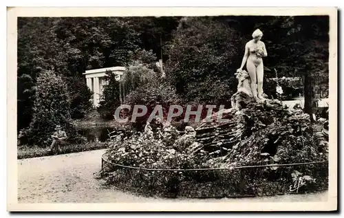 Ansichtskarte AK Pyrenees Ocean Luchon Statue du Lys et le Vaporarium