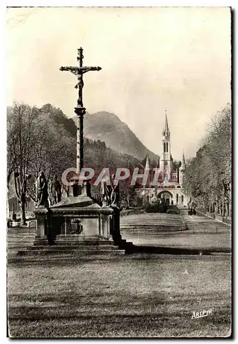 Ansichtskarte AK Lourdes La Basilique et le Calvaire