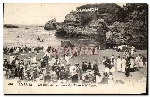 Ansichtskarte AK Biarritz Les Bains Du Port Vieux Et Le Rocher De La Vierge