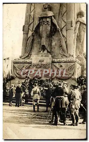 Ansichtskarte AK Paris Place de l&#39Etoile President de la Republique depose une Couronne devant le Cenotaphe Mi