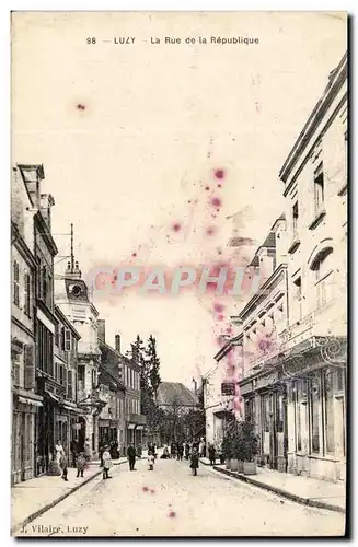 Cartes postales Luzy La Rue de la Republique