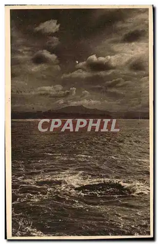 Cartes postales Cote Basque Biarritz Menace d&#39orage sur la cote des Basques Dans le lointain le massif de la