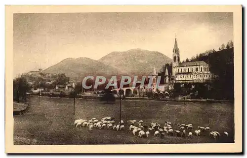 Ansichtskarte AK Lourdes La Basilique Et Le Pic Du Jer