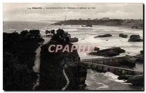 Ansichtskarte AK Biarritz Le Promontoire de l&#39Atalaye et rochers en mer