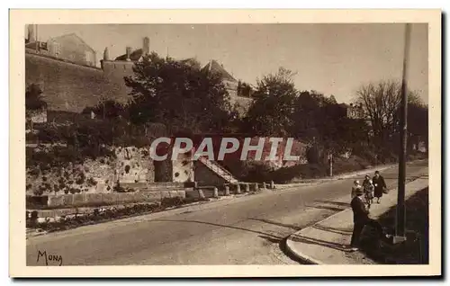 Cartes postales Les Petits Tableaux De Langres Vieille Porte Et Fontaine Du Marche An Old Gate And The Market Fo