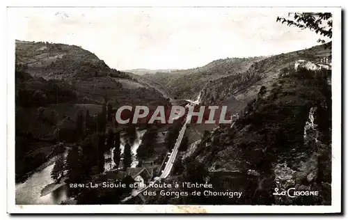 Cartes postales La Sioule Et La Route A l&#39Entree Des Gorges De Chouvigny