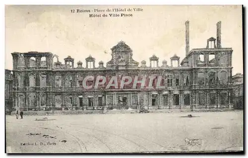 Cartes postales Reims Place De l'Hotel De Ville Militaria
