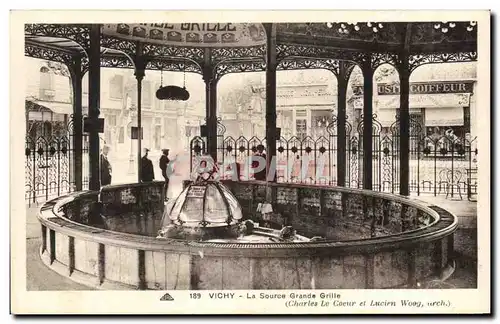 Cartes postales Vichy La source Grande Grille Coiffeur