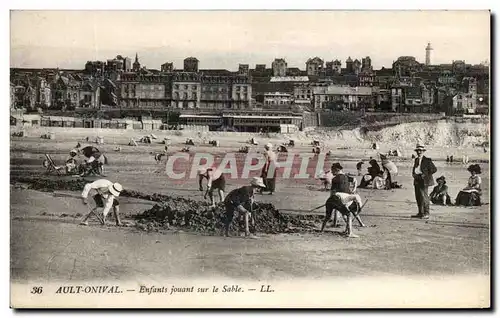 Cartes postales Ault Onival Enfants Jouant Sur Le Sable