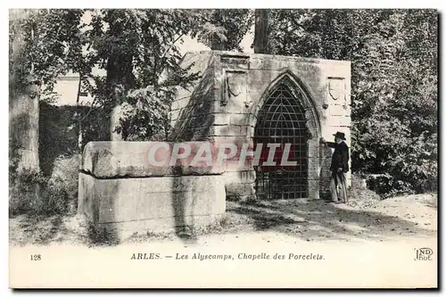 Cartes postales Arles Les Alyscamps Chapelle des Porcelets