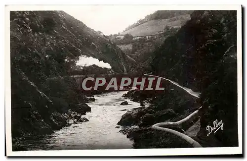 Ansichtskarte AK Itxassou les Gorges du pas de Roland Passage du Train