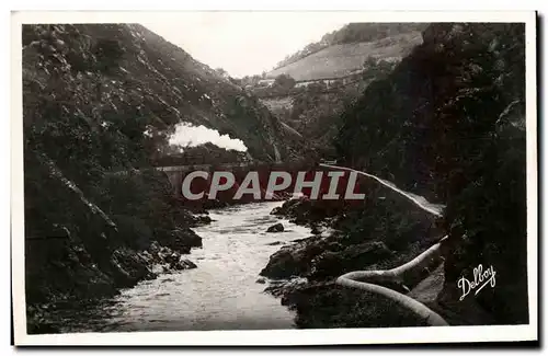 Cartes postales Itxassou les Gorges du pas de Roland Passage du Train