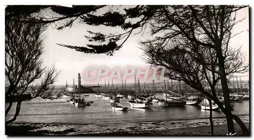 Ansichtskarte AK Ile D&#39Oleron la Cotiniere Le Port Bateaux