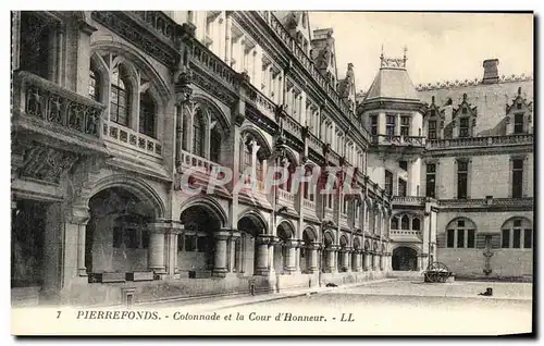 Ansichtskarte AK Pierrefonds Colonnade et La Cour d Honneur