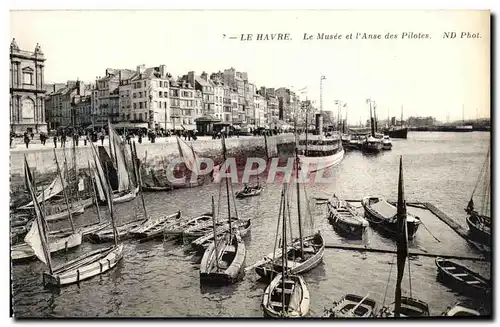 Cartes postales Le Havre Le Musee et l Anse des pilotes Bateaux