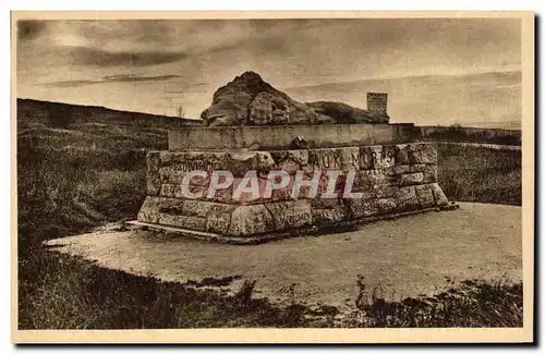 Cartes postales Monument eleve au Carrefour Saint Fine par l Association de Division Avance Militaria