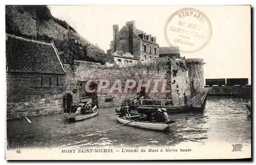 Cartes postales Mont Saint Michel L Entree du Mont a Maree Haute