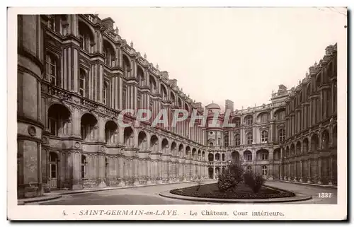 Cartes postales Saint Germain en Laye Le Chateau Cour Interieure