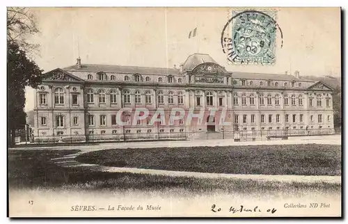 Cartes postales Sevres La Facade du Musee