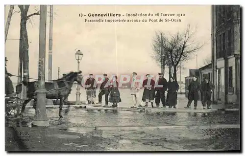 Ansichtskarte AK Gennevilliers Inondation du 28 janvier 1910 Passerelle improvise avenue du Port de St ouen