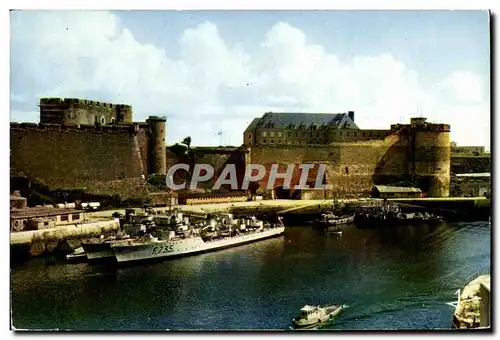 Cartes postales moderne La Bretagne Brest Le vieux chateau Bateau