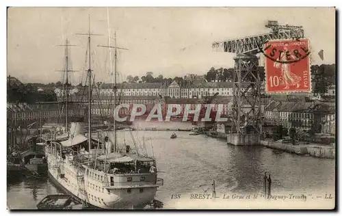 Cartes postales Brest La Grue Et Le Duguay Trouin Bateu Voilier