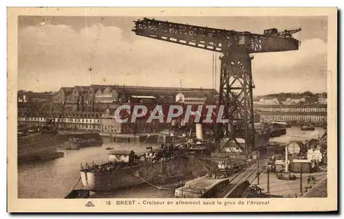 Ansichtskarte AK Brest Croiseur en Armement Sous La Grue De L Arsenal Bateau