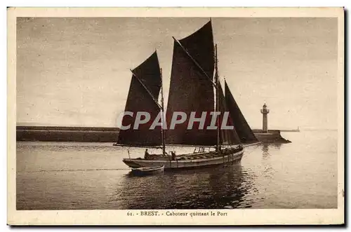 Ansichtskarte AK Brest Caboteur Quittant Le Port Bateau