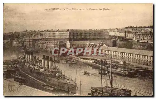 Ansichtskarte AK Brest Le Port Militaire Et La Caserne des Marins Bateau