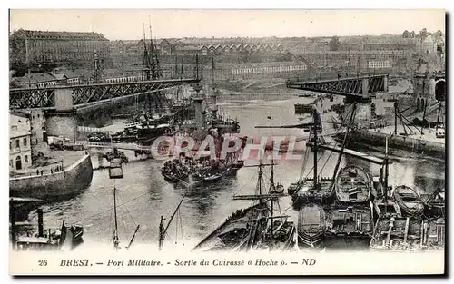 Cartes postales Brest Port Militaire Sortie du cuirasse Hoche Bateaux