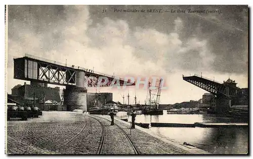 Cartes postales Port Militaire De Brest Le pont Tournant Bateaux