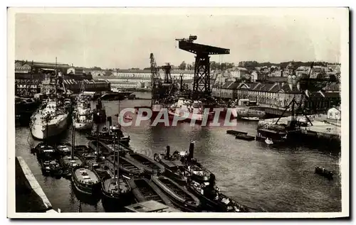 Ansichtskarte AK Brest Vue D ensemble de L Arsenal Bateaux