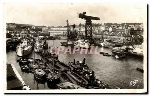 Cartes postales moderne Brest Vue D ensemble des L Arsenal Bateaux