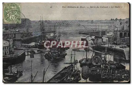 Ansichtskarte AK Port Militaire De Brest Sortie du cuirasse Le Hoche Bateaux