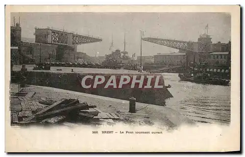 Cartes postales Brest Le Pont Tournant Ouvert Bateaux