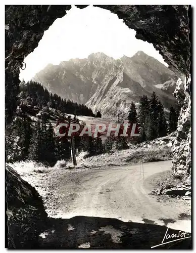 Cartes postales moderne Tunnel de la route du col Des Aravis et la Chaine