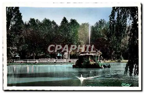 Cartes postales moderne Montelimar Le Jet d eau du Grand Lac