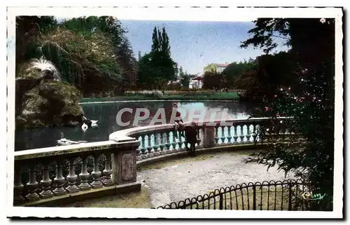 Cartes postales moderne Montelimar Le Jet d eau du Grand Lac