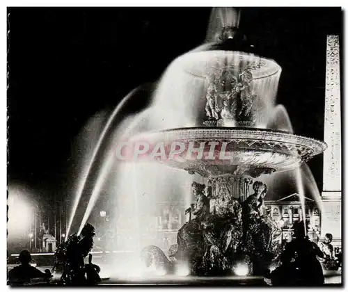 Cartes postales moderne Paris Paris la Nurt Place de la Concorde et ses Fontaines Iliuminees