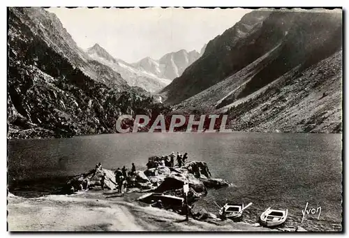 Cartes postales moderne Cauterets Le Lac de Gaube au fond pic de Vignemale