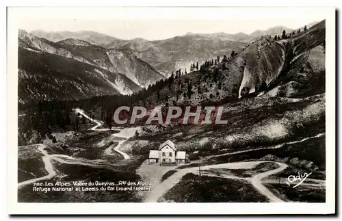 Cartes postales Les Alpes Vallee du Queyras des Alpes Refuge national et lacets du col Izoard