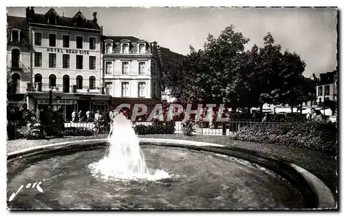 Cartes postales moderne Bagneres de Bigorre La fontaine des Coustous Et L Hotel Beau Site