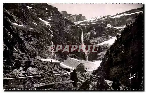 Cartes postales moderne Cirque De Gavarnie L Entree et L Hotel du Cirque