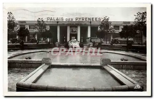 Cartes postales moderne Pau Place Clemenceau Le Palais Des Pyrenees