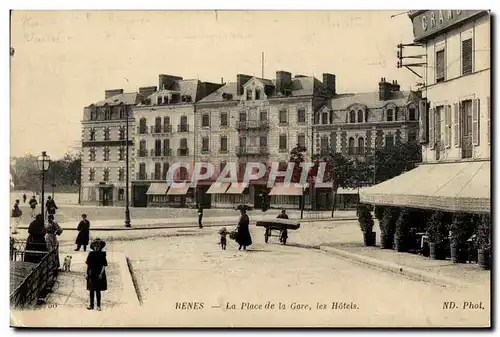 Cartes postales Renes La Place De La Gare Les Hotels