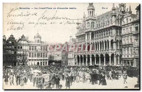 Cartes postales Bruxelles La grand Place un Dimanche Matin