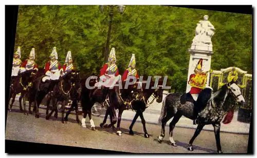 Cartes postales The Queen s Life Guard the piecure shows the guard proceoding