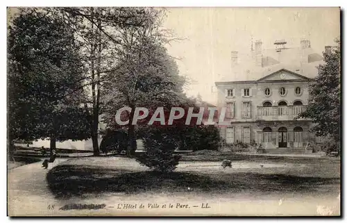 Cartes postales Hotel de Ville et Le Parc Bar le Duc