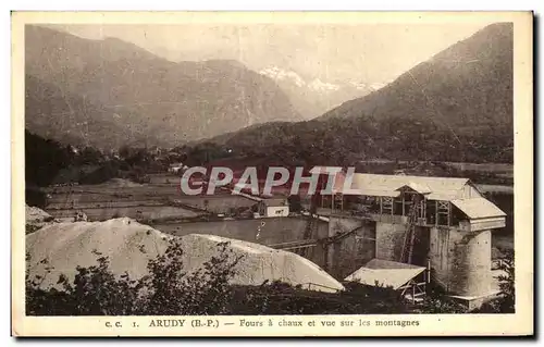 Ansichtskarte AK Arudy Fours a Chaux et Vue sur les montagnes