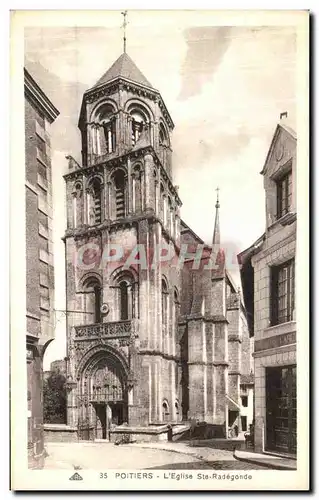 Ansichtskarte AK Poitiers L Eglise Ste Radegonde